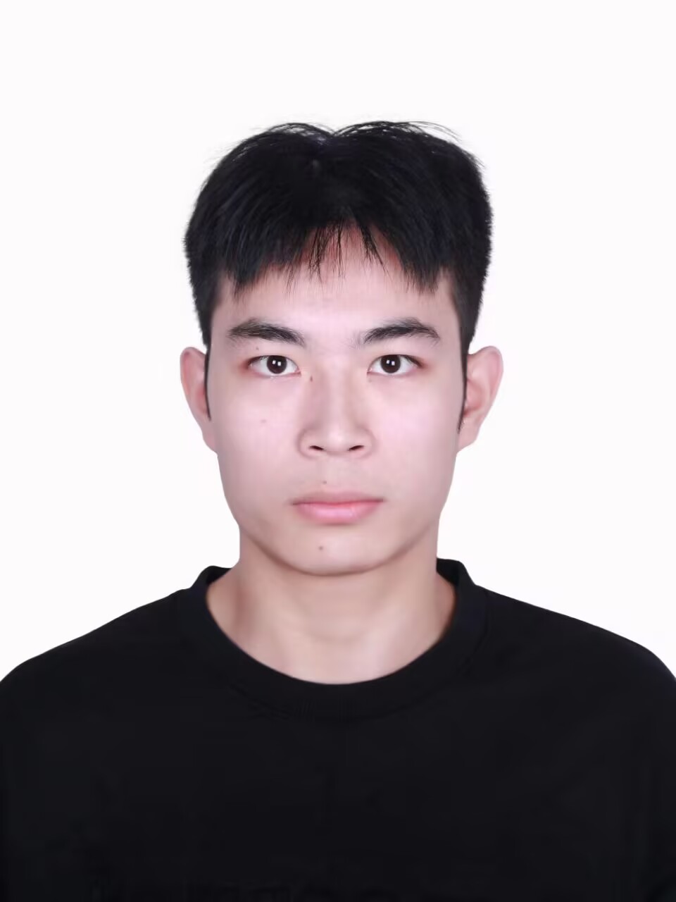 陈卓.jpg