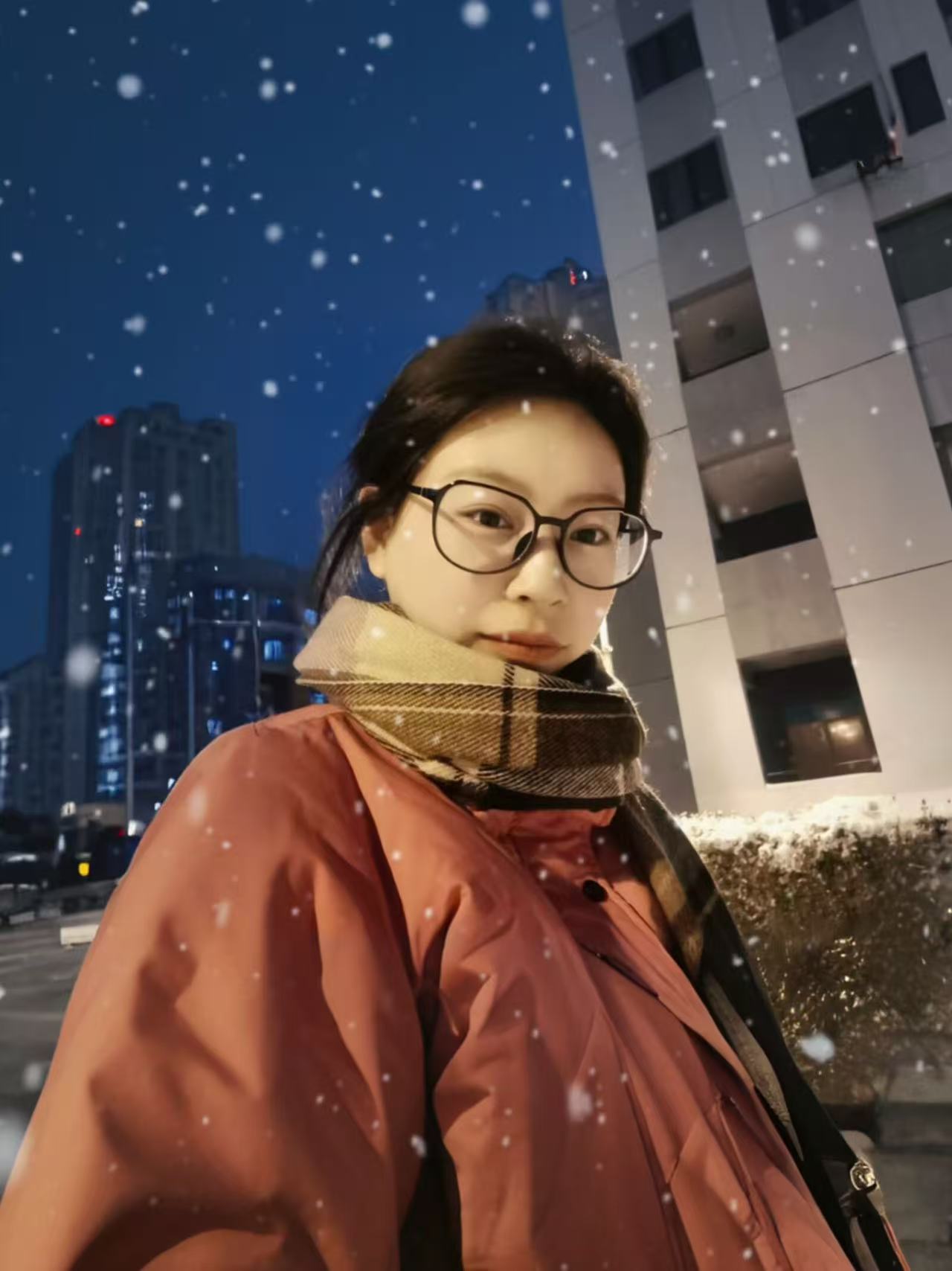 白爽.jpg