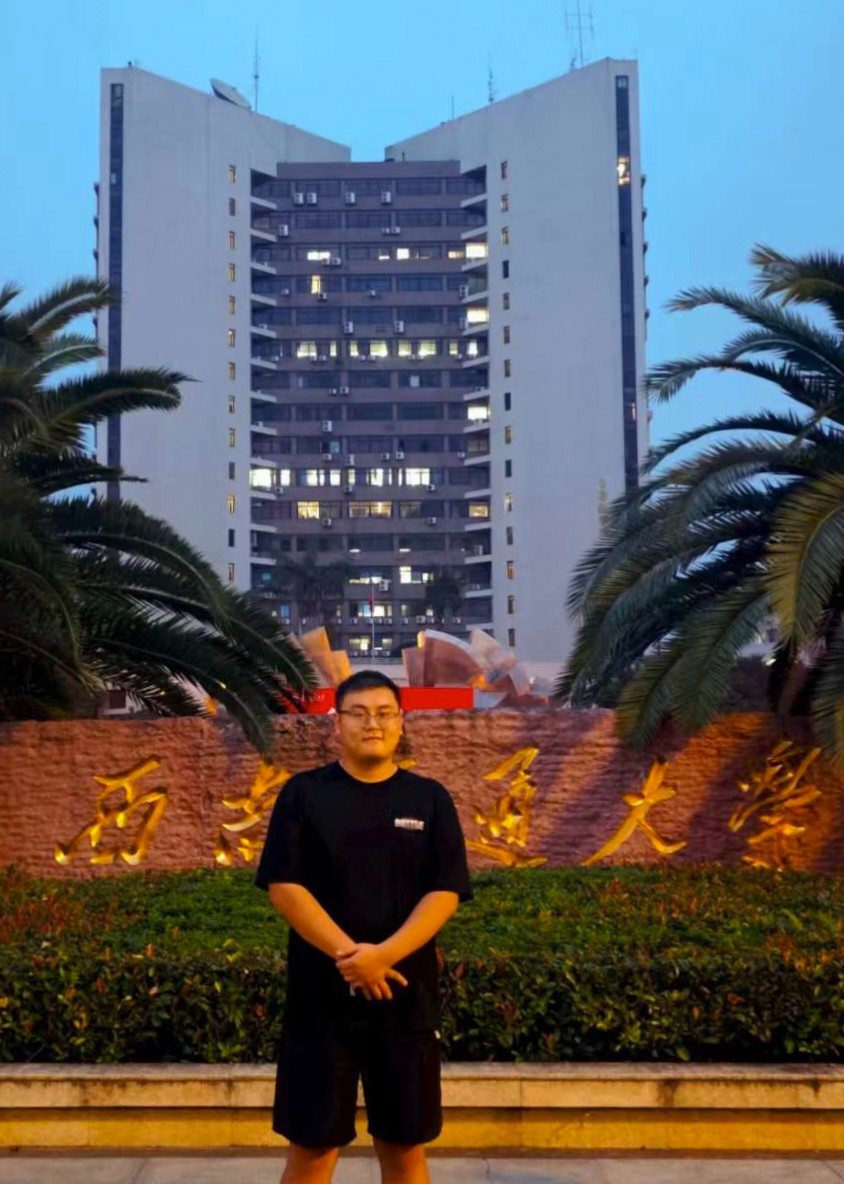 李昕科.jpg